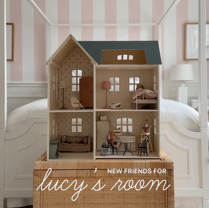 Lucy's Room Wooden Dollhouse